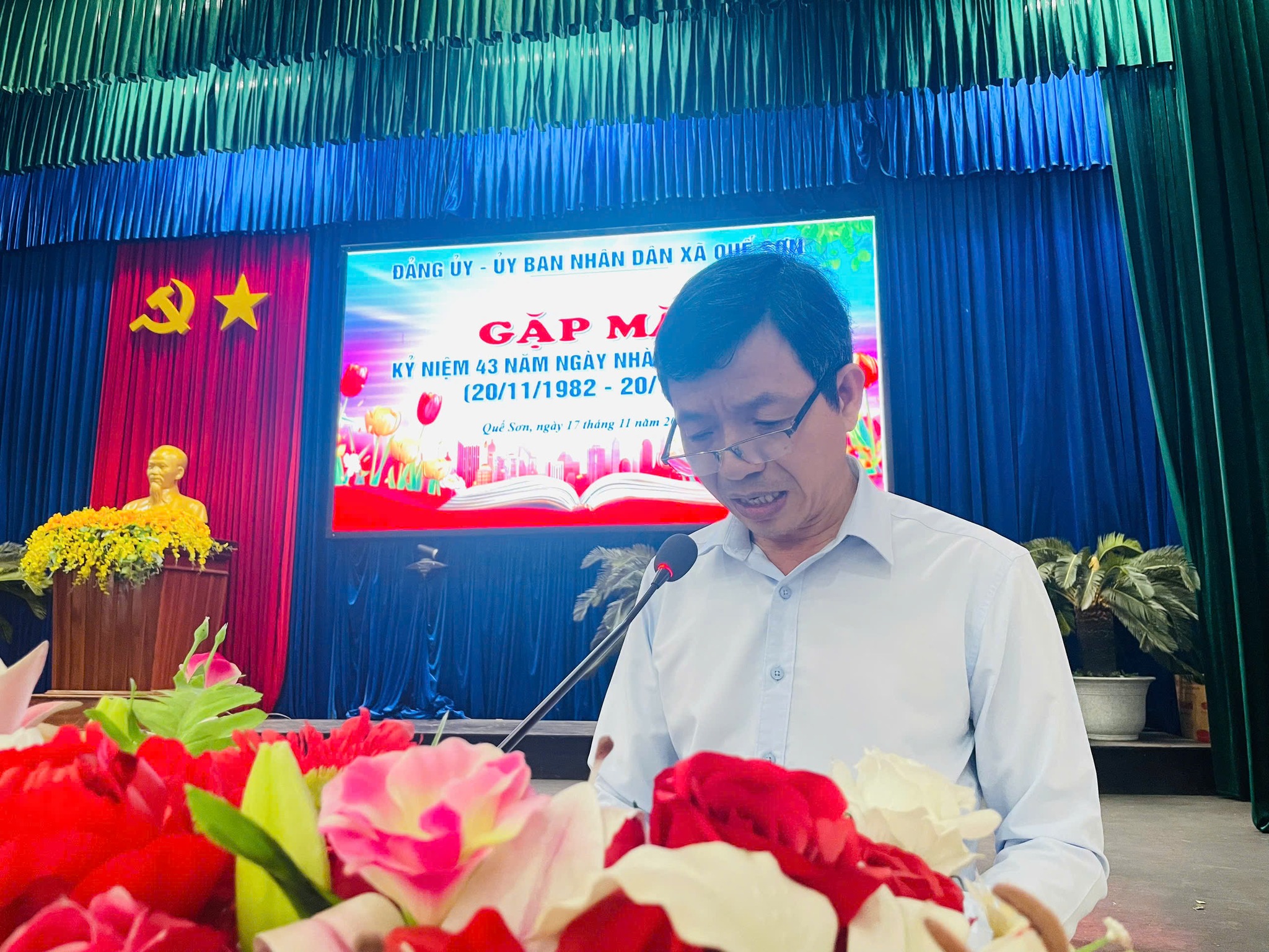 Quế Sơn tổ chức gặp mặt kỷ niệm 43 năm Ngày Nhà giáo Việt Nam 20/11