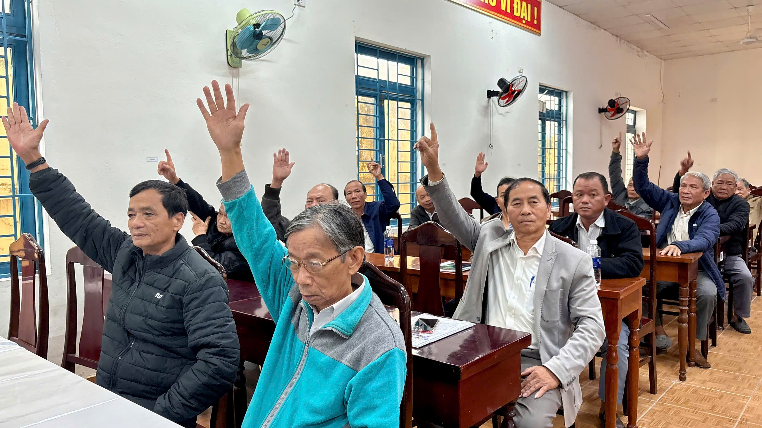 Xã Quế Sơn lấy ý kiến nhận xét, tín nhiệm của cử tri nơi cư trú đối với người ứng cử đại biểu HĐND xã, nhiệm kỳ 2026-2031