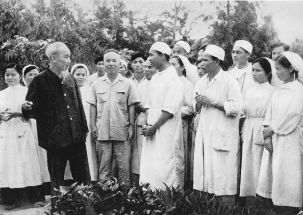 “Lương y phải như từ mẫu” – Tư tưởng của Hồ Chí Minh soi sáng ngành y hôm nay