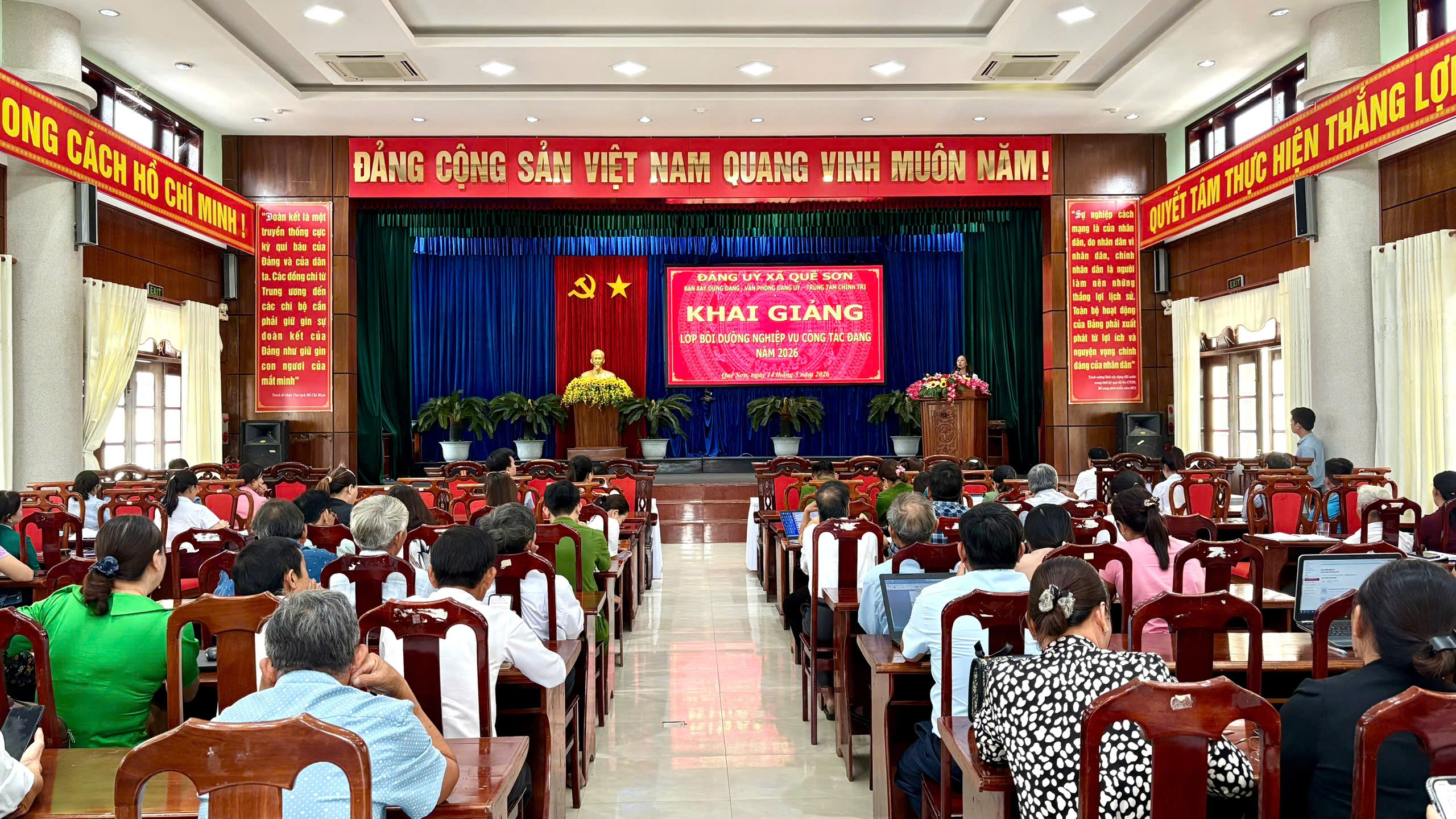 Xã Quế Sơn khai giảng lớp bồi dưỡng nghiệp vụ công tác Đảng năm 2026