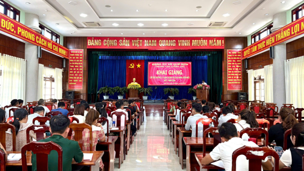 Khai giảng lớp bồi dưỡng lý luận chính trị dành cho đảng viên mới đợt 1 năm 2026