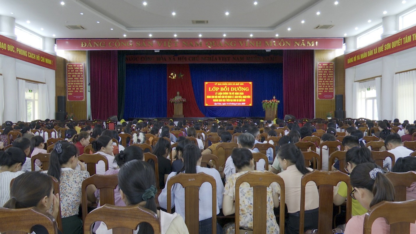 Hơn 340 cán bộ, giáo viên, nhân viên ngành giáo dục xã Quế Sơn tham gia bồi dưỡng Lý luận chính trị, pháp luật hè